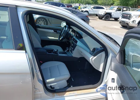 2014 Mercedes-Benz C 300 Luxury 4Matic/Sport 4Matic from USA, damaged, VIN WDDGF8ABXEA894219